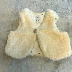 GAP - Faux fur vest. Size 6-12  months